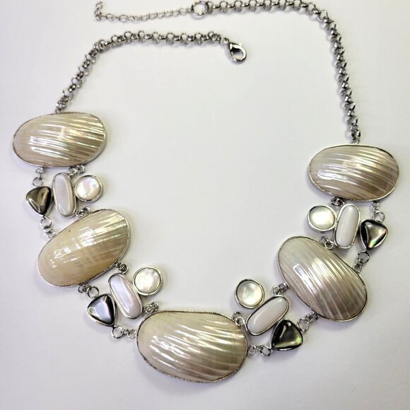 Huge Mother Of Pearl Style Bib Choker Necklace Statement Faux Pearl Necklace - Picture 2 of 11